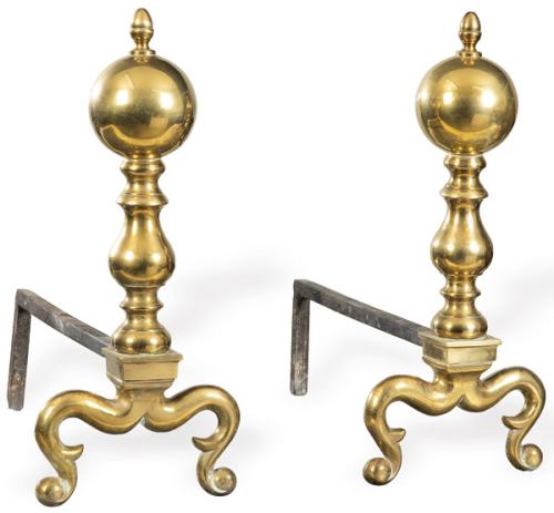  Pareja de morillos de bronce dorado abalaustrados y hierro.