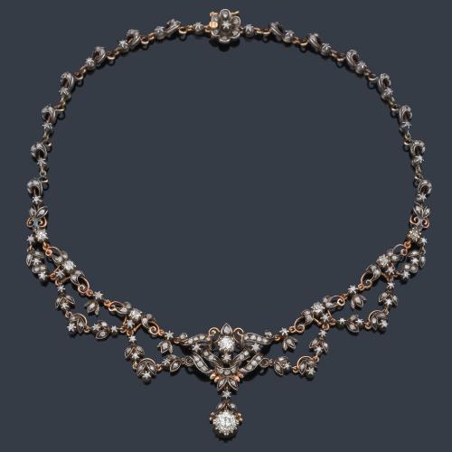  Collar corto con diamantes talla 'old cut european' y rosa de aprox. 4,80 ct en total. Circa 1840.
