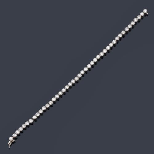 Pulsera rivière con brillantes de aprox. 6,45 ct en total.