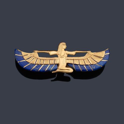  Broche años '20 representando a la Diosa Isis decorada con piezas de lapislázuli sobre montura cincelada en oro amarillo de 18K.