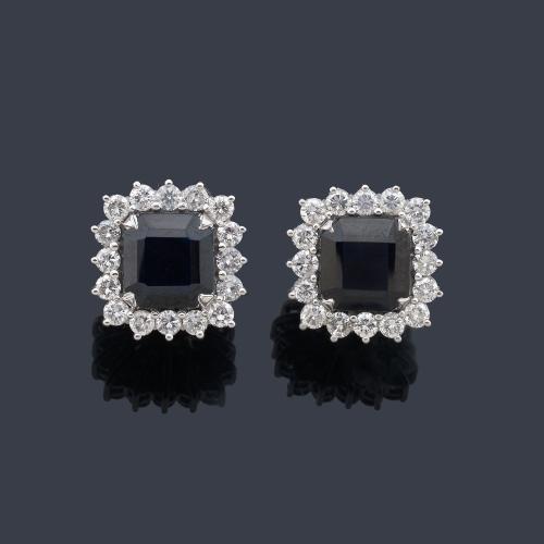  Pendientes cortos con pareja de zafiros talla cuadrada de aprox. 7,30 ct en total y orla de brillantes de aprox. 2,00 ct en total.