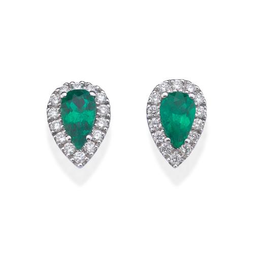  Pendientes cortos con dos esmeraldas talla perilla de 0,84 ct en total y orla de brillantes de 0,28 ct.