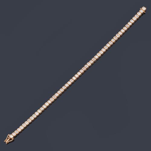  Pulsera rivière con diamantes talla esmeralda de aprox. 5,64 ct en total.