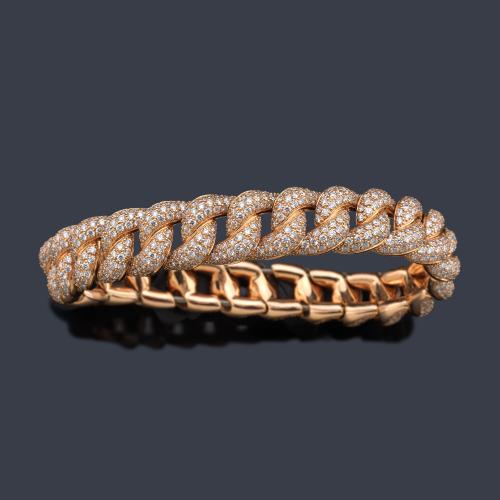  Pulsera con eslabones barbados con pavé de brillantes de aprox. 15,00 ct en total.