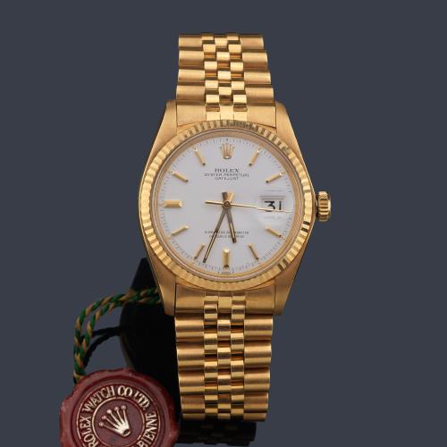 ROLEX Oyster Perpetual DateJust ref. 1601 Superlative Chronometer Officially Certified, de caballero con caja y brazalete en oro amarillo de 18 K. Con estuche y documentación.