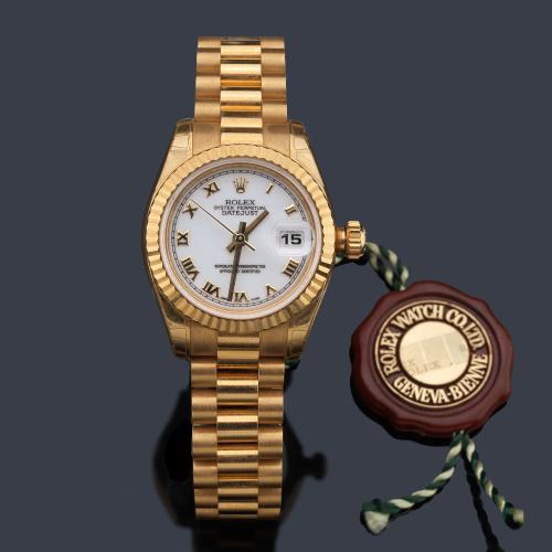 ROLEX Oyster Perpetual DateJust modelo ref. 179178 Superlative Chronometer Officially Certified, modelo cadete con caja y brazalete en oro amarillo de 18 K. Con estuche y documentación.