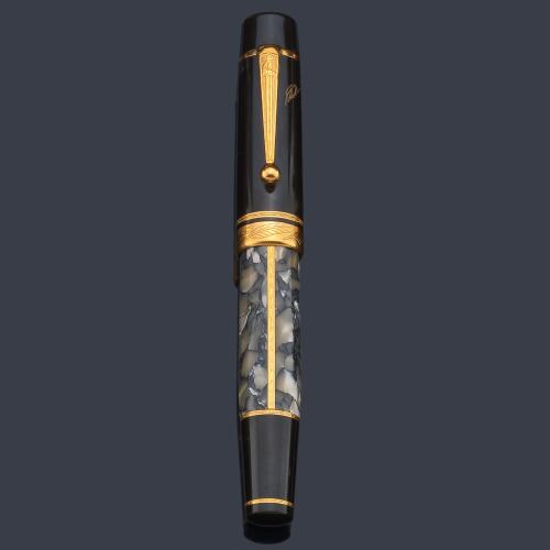 MONTBLANC Alexander Dumas serie Limitada 12707/20000. Alemania 1996. Con estuche,documentación y libro de "Los tres mosqueteros".