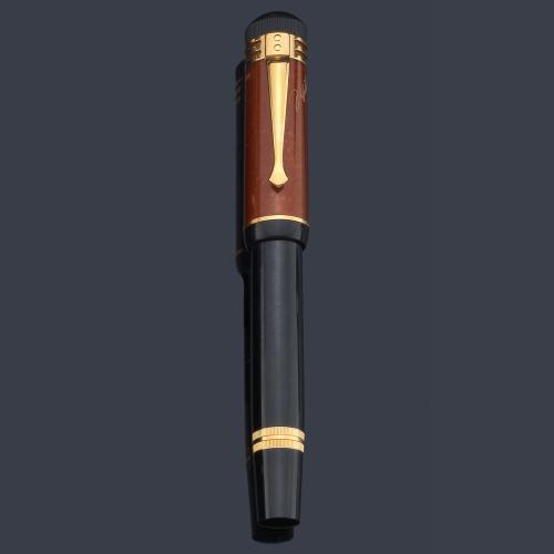 FREDERICH SCHILLER ( Alemania 1759-1805), pluma nº 13343/18000. Alemania 2000.  Con estuche y documentación.