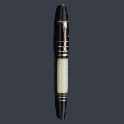 MONTBLANC F. Scott Fitzgerald, serie limitada 13304/18500, Alemania 2002. Con estuche y documentación.