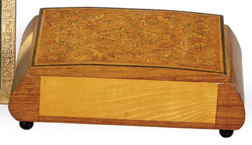  Caja de música con marquetería floral en caoba y limoncillo, Italia c. 1950