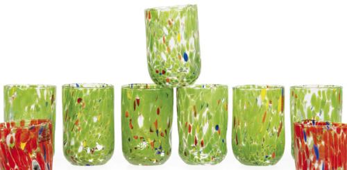 Once vasos de cristal italiano realizado a la manera de Murano con manchas predominantemente verdes.