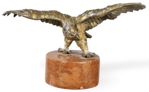  "Aguila con las Alas Extendidas" en bronce con restos de policromía, Viena h. 1900.