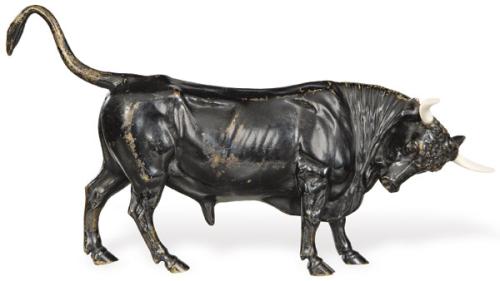 "Toro" en bronce pintado, Viena h. 1900.