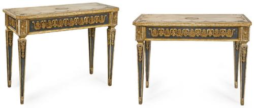 Pareja de consolas Neoclásicas, de formato rectangular, con frente y costados lisos articulados por reservas molduradas y decoración vegetal dorada en relieve.