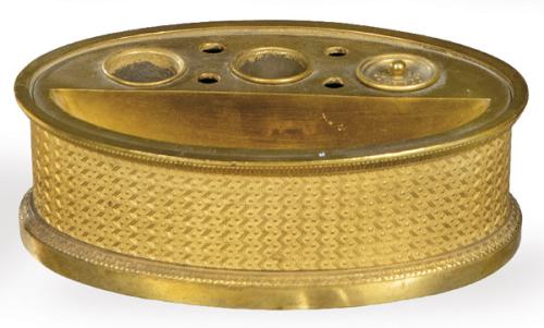  Tintero ovalado Imperio de bronce dorado Francia pp. S. XIX.