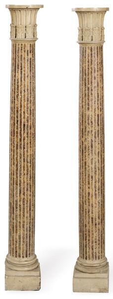 Pareja de columnas corintias de mármol tallado, Italia h. 1800.
