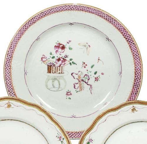  Plato de porcelana de Compañía de Indiias, Famlia Rosa, Dinastía Qing, época de Qianlong (1736-95)
