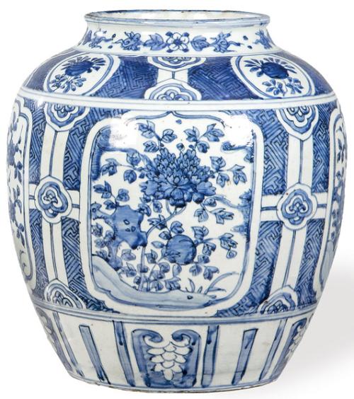 Gran jarrón de porcelana china azul y blanca, Dinastía Ming, Periodo de Wanli (1.573-1.619).