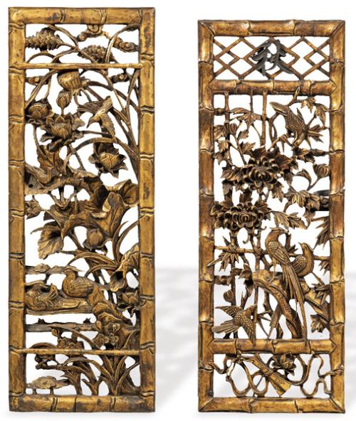 Pareja de paneles de templo chino en madera tallada, calada y dorada, Dinastía Qing S. XIX.