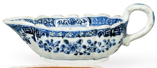  Salsera de porcelana de Compañía de Indias azul y blanco, Dinastía Qing, época de Qianlong (1736-95)