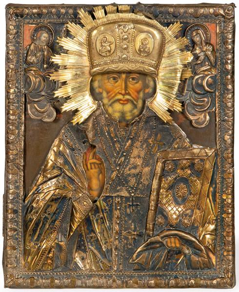  "San Nicolás" Icono ruso pintado sobre tabla y con funda de plata punzonada, sobredorada y en su color Ley 84 zolotniks, San Petersburgo,  con orfebre no identificado y  ensayador Ibich Yashinov (1795-1826)