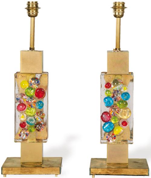  Pareja de lámparas de mesa con estructura de latón y cristal de Murano.