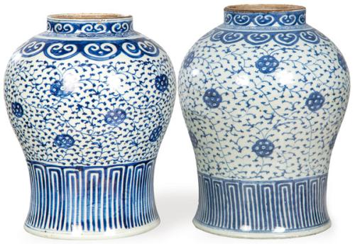  Pareja de tibores chinos de porcelana azul y blanco, Dinastía Qing S. XIX