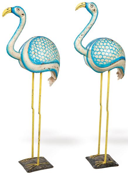  Pareja de flamencos de metal policromado para jardín.