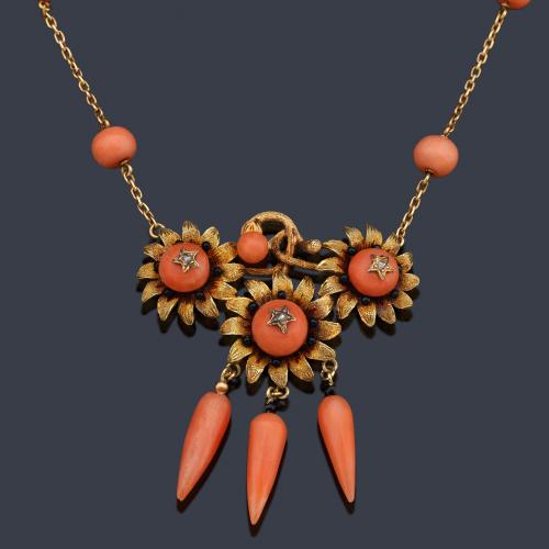  Collar victoriano sig. XIX en oro amarillo de 18 K y coral.