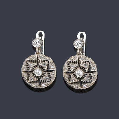  Pendientes Art Decó tipo rosetón con diamantes de aprox. 0,35 ct
