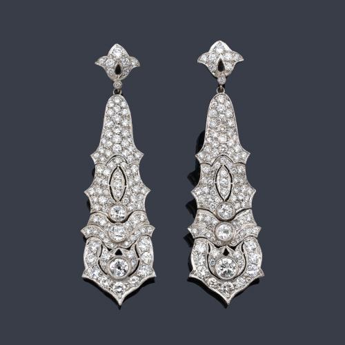  Pendientes largos con brillantes de aprox. 5,76 ct en total.