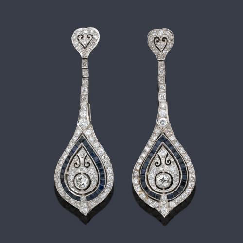  Pendientes largos con brillantes de aprox. 1,90 ct en total y zafiros calibrados de aprox. 1,10 ct en total.