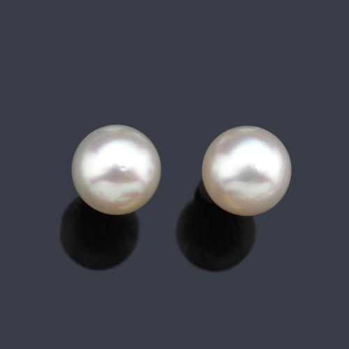  Pendientes cortos con pareja de perlas australianas de aprox. 12,00 mm y 11,42 mm.