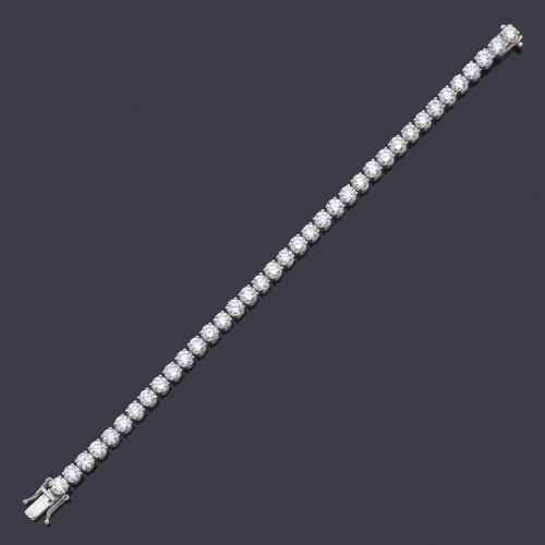  Pulsera tipo rivière con brillantes de aprox. 11,50 ct en total.