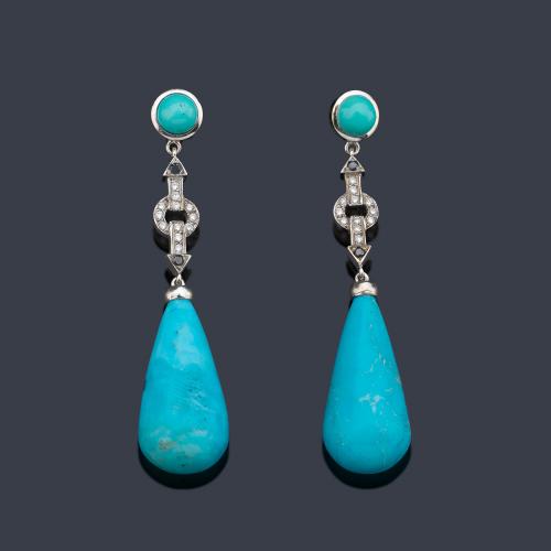  Pendientes largos con dos chupones de turquesas y brillantes de aprox. 0,20 ct en total.