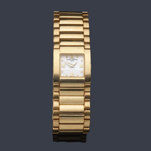  BAUME & MERCIER Catwalk de señora con caja y brazalete chapado en oro.