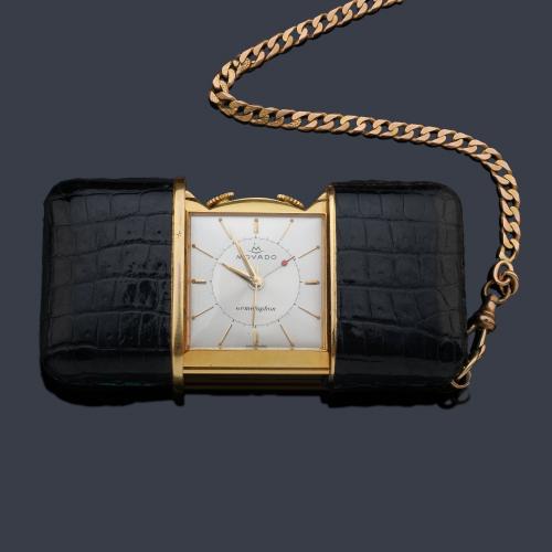  MOVADO Ermetophn reloj despertador de viaje con caja dorada y piel con leontina en oro rosa de 18 K.