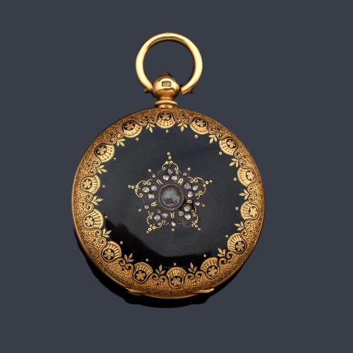  Reloj saboneta de colgar con caja en oro amarillo de 18 K y esmalte.