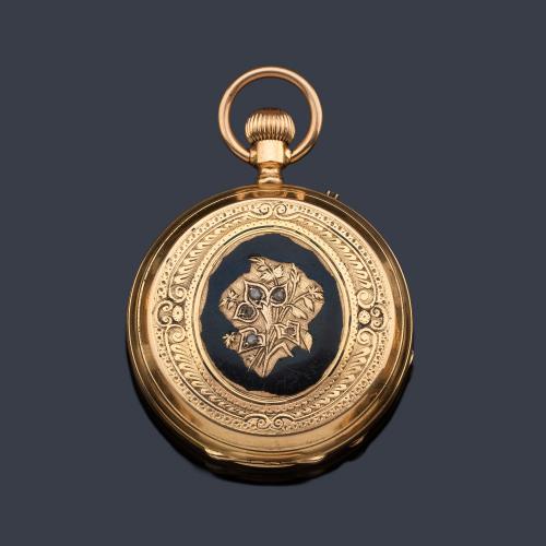  Reloj saboneta de colgar con caja en oro amarillo de 18 K y esmalte.