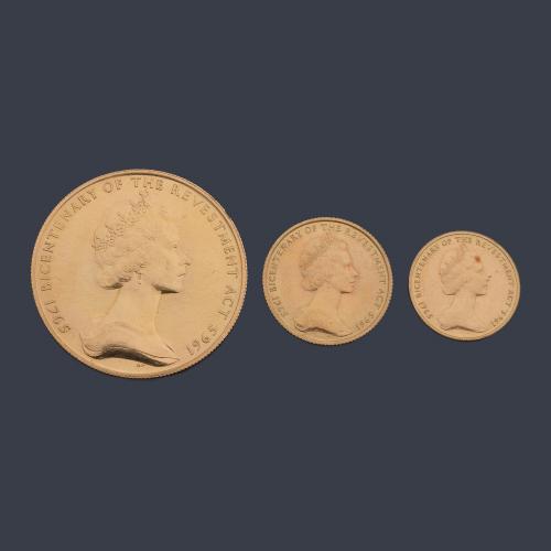  Tres monedas conmemorativas, Isabel II Isla de Man para celebrar el Bicentenario de la Ley de Reversión en oro de 22 K.