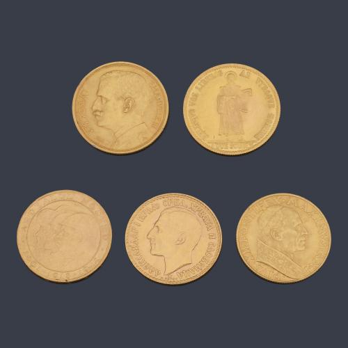  Cinco monedas en oro de 22 K.