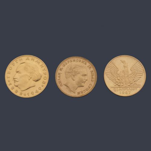  Tres monedas en oro de 22 K.