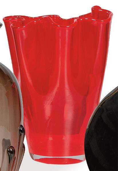  Jarrón  tipo "Fazzoletto" (pañuelo) de cristal de Murano esmaltado en rojo siguiendo el icónico modelo creado por Fulvio Bianconi.
