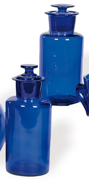  Dos botes de farmacia de cristal azul cobalto soplados en molde.