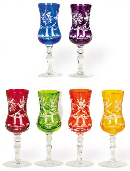 Seis copas de licor de cristal de Bohemia tallado y esmaltado de distintos colores