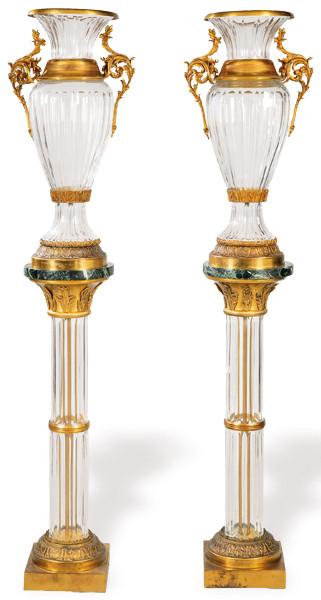  Pareja de grandes jarrones de cristal con peana posiblemente Baccarat