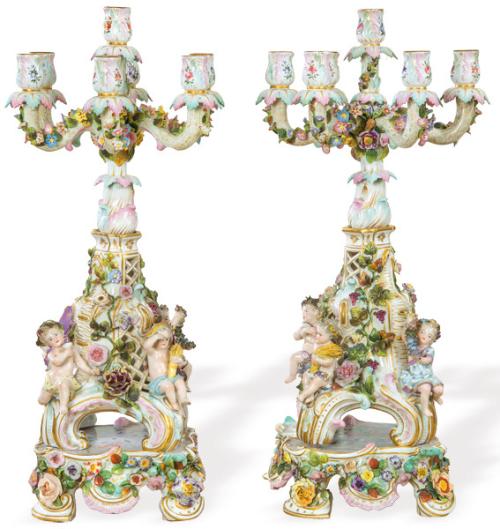  Pareja de candelabros de siete brazos, en porcelana pintada y esmaltada de Meissen