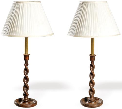 Pareja de lámparas de mesa victorianas con vàstago de madera torsom Inglaterra S. XIX.