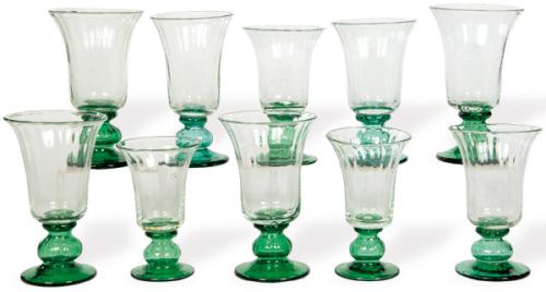  Juego de copas de cristal mallorquín de Gordiola sopladas, con vástago verde de diversos tamaños.