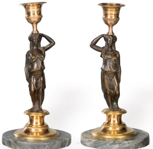  Pareja de candeleros de bronce dorado, bronce patinado y mármol gris, Francia S. XIX.